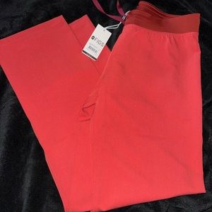 Small new with tags Livingston scrub pants in color clay